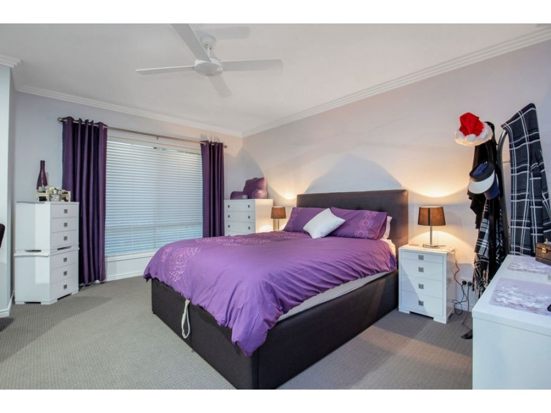 8 Pacha Close, Coomera Waters QLD 4209