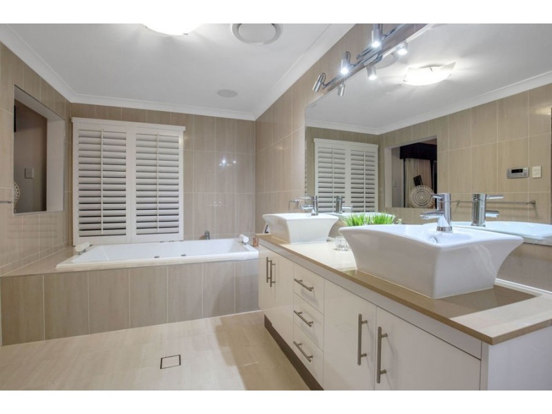 7 Veninde Lane, Coomera Waters QLD 4209