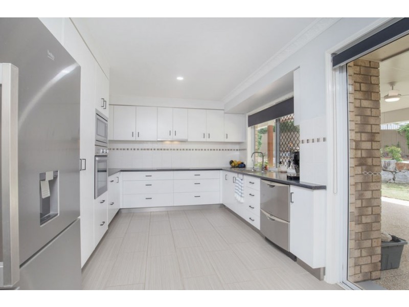 313 Mount Warren Boulevard, Mount Warren Park QLD 4207