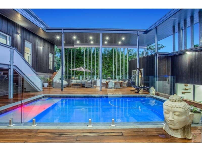 33 Pendragon Drive, Coomera Waters QLD 4209