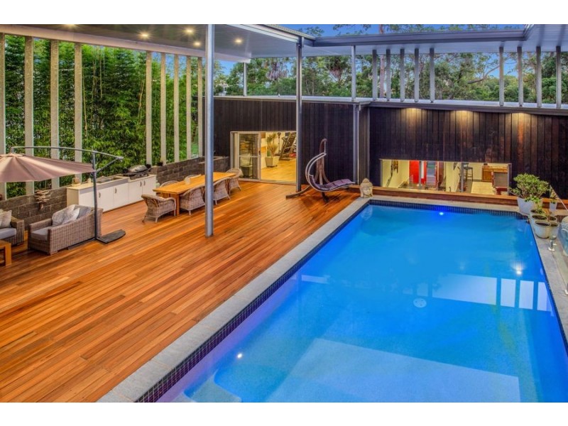 33 Pendragon Drive, Coomera Waters QLD 4209