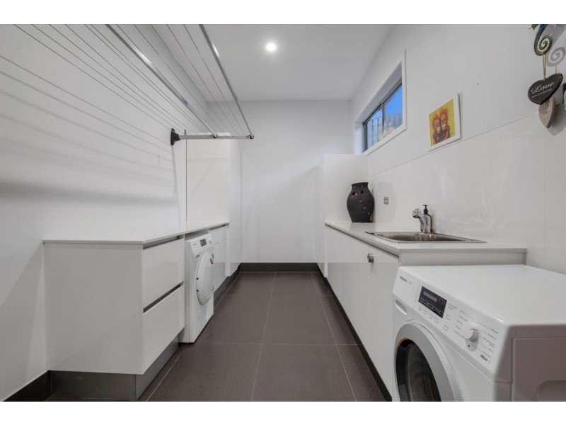 33 Pendragon Drive, Coomera Waters QLD 4209