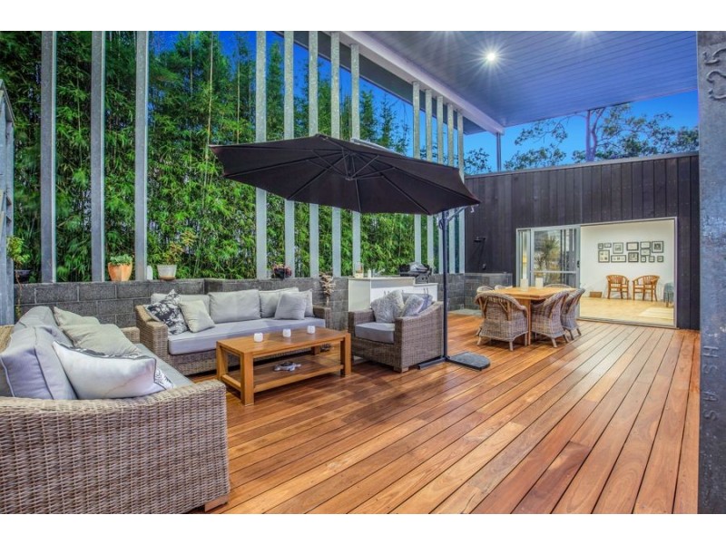 33 Pendragon Drive, Coomera Waters QLD 4209