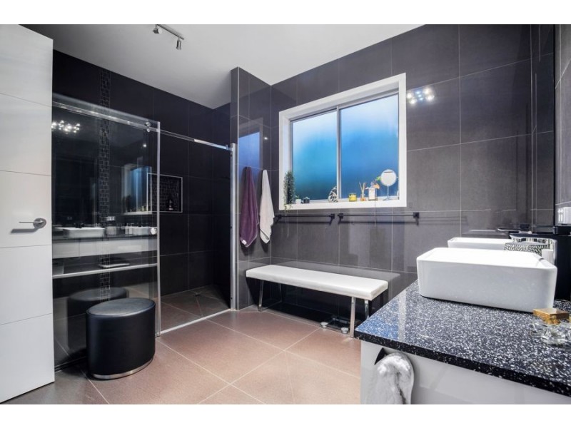 33 Pendragon Drive, Coomera Waters QLD 4209