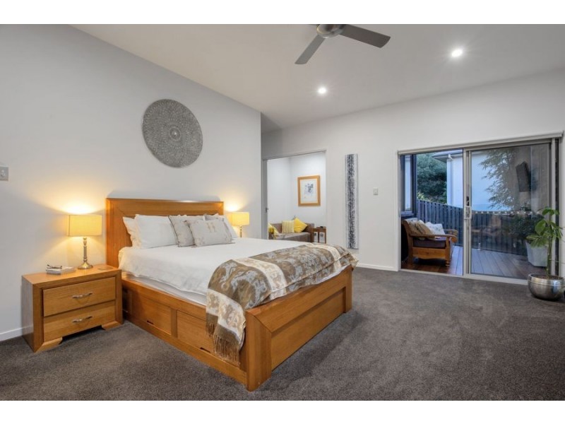 33 Pendragon Drive, Coomera Waters QLD 4209