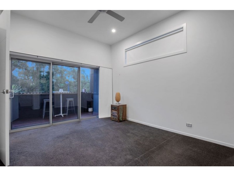 33 Pendragon Drive, Coomera Waters QLD 4209