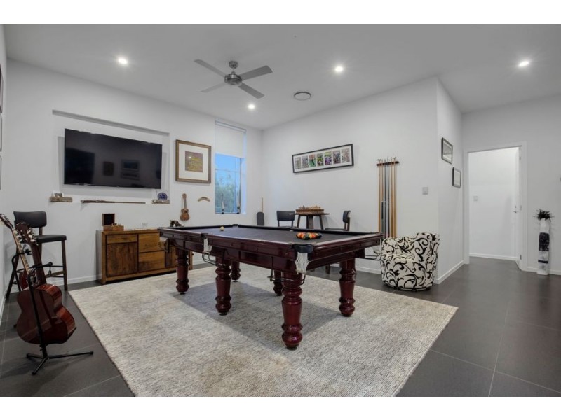 33 Pendragon Drive, Coomera Waters QLD 4209