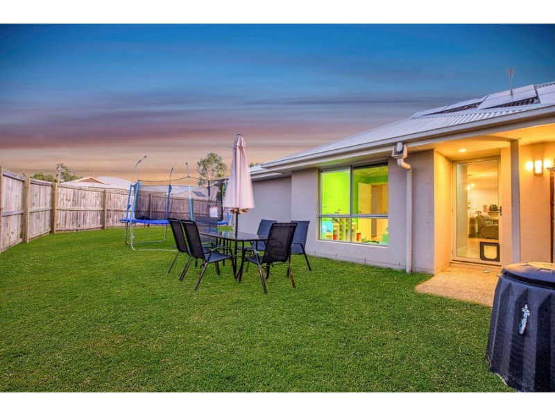 2/2 Mackenzie Street, Coomera QLD 4209