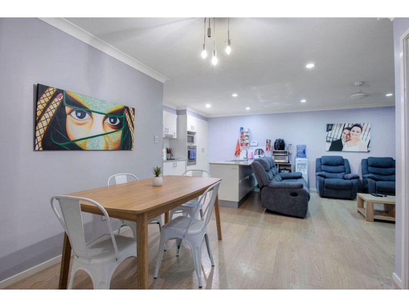 2/2 Mackenzie Street, Coomera QLD 4209