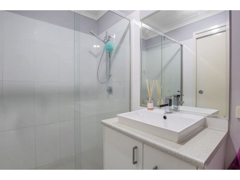 2/2 Mackenzie Street, Coomera QLD 4209