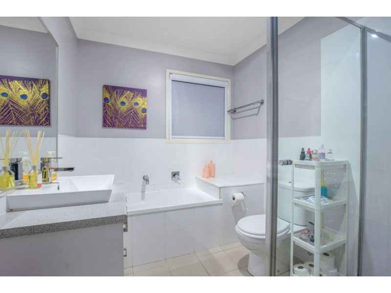 2/2 Mackenzie Street, Coomera QLD 4209