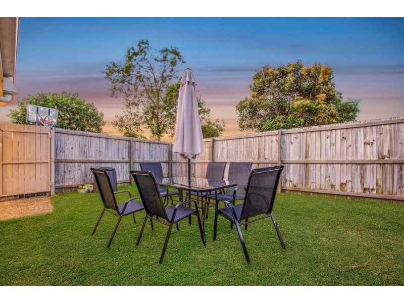 2/2 Mackenzie Street, Coomera QLD 4209