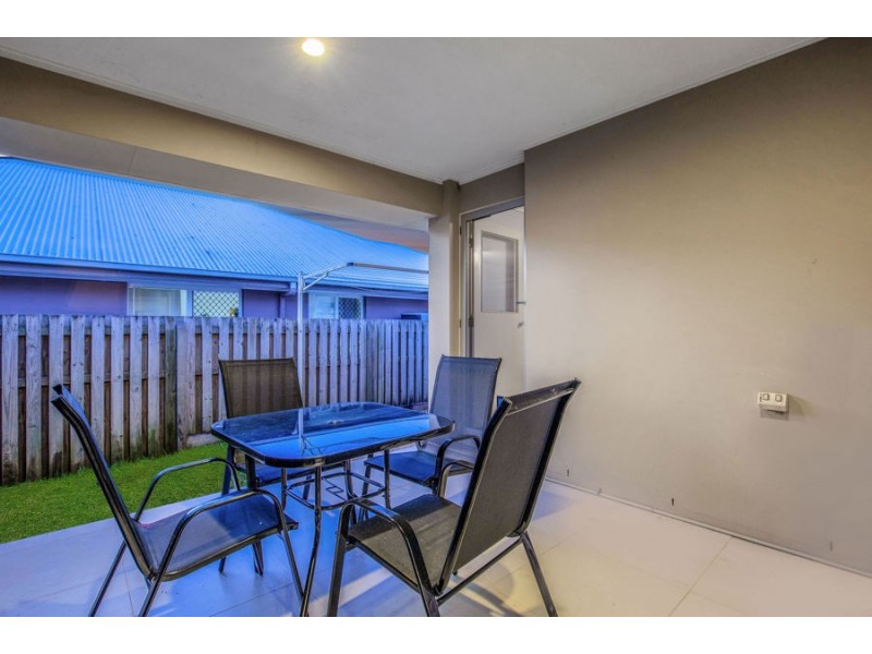 2/2 Mackenzie Street, Coomera QLD 4209