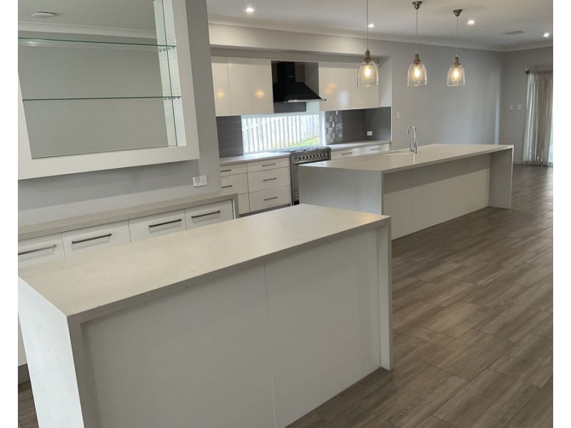 7 Pendragon Drive, Coomera Waters QLD 4209