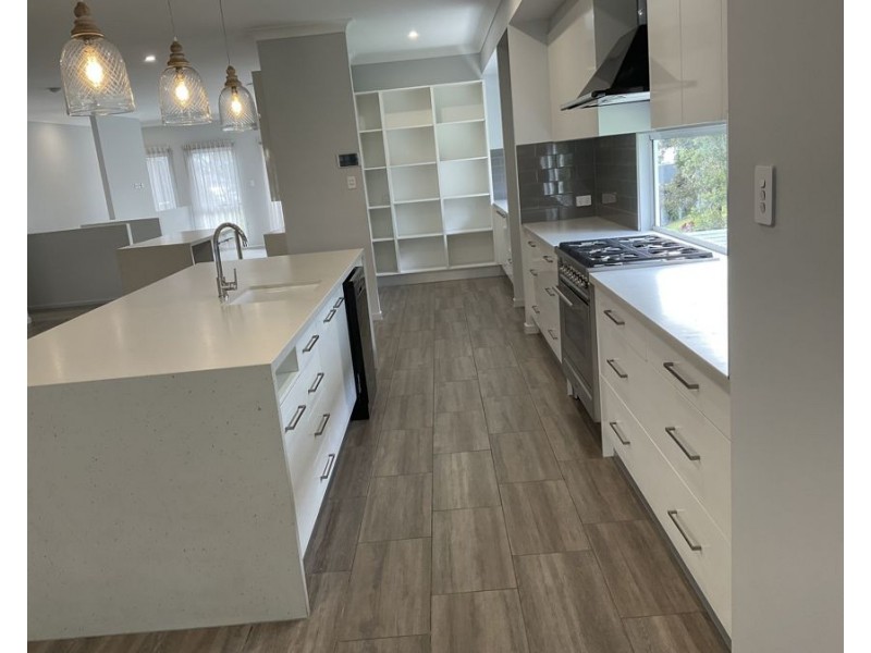 7 Pendragon Drive, Coomera Waters QLD 4209