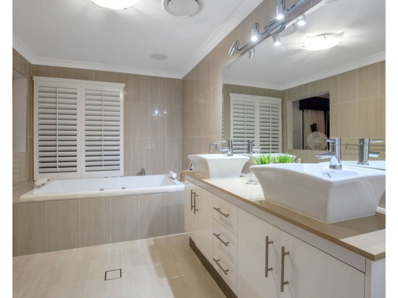 7 Veninde Lane, Coomera Waters QLD 4209