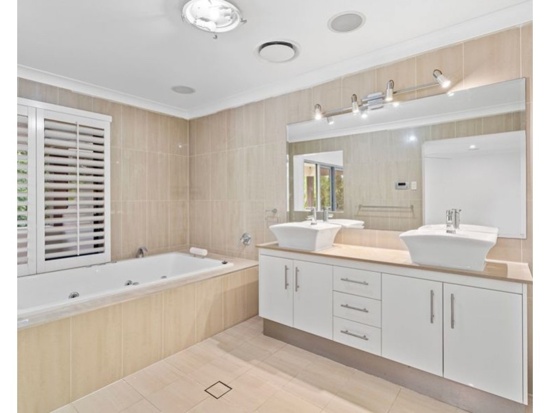 7 Veninde Lane, Coomera Waters QLD 4209