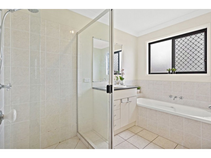 23 Bedivere Drive, Ormeau QLD 4208