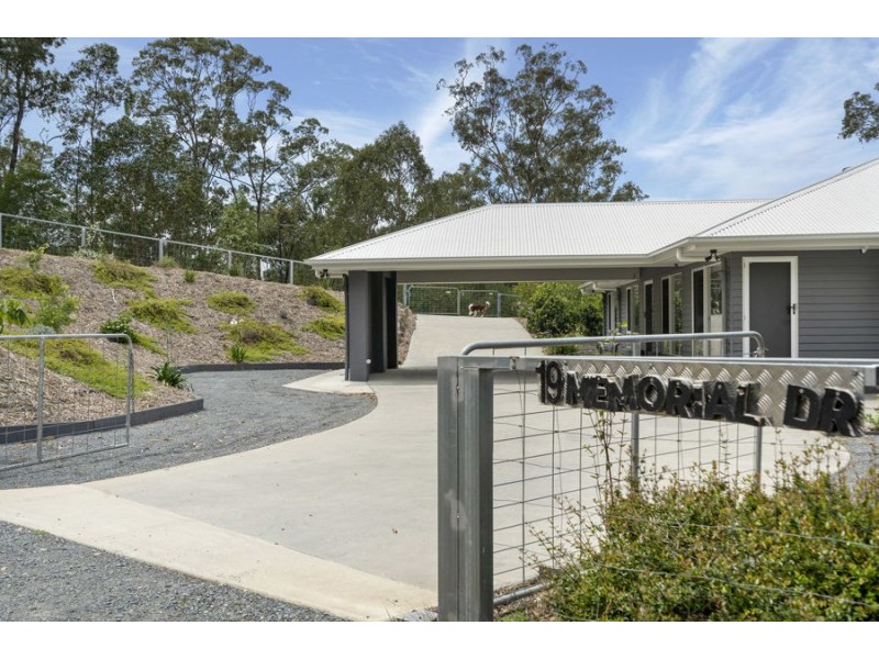19 Memorial Drive, Upper Coomera QLD 4209