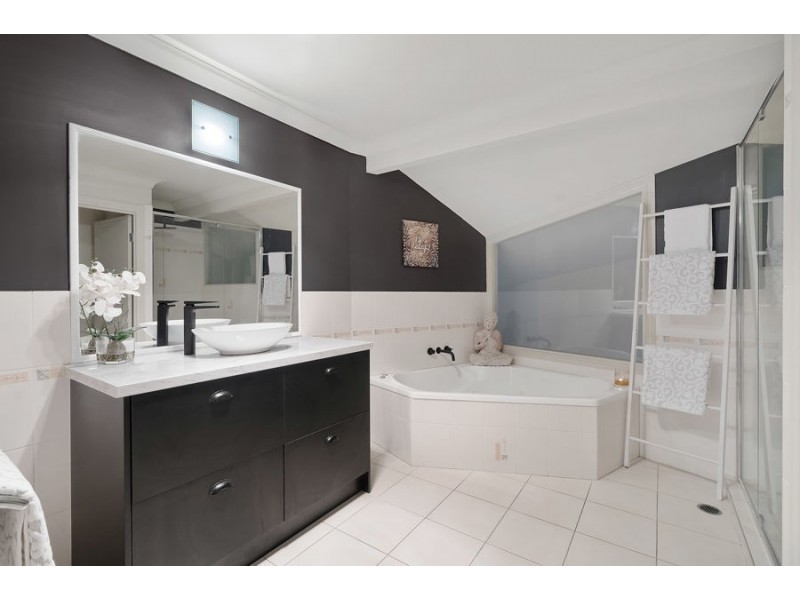 2 Ripple Court, Coomera Waters QLD 4209