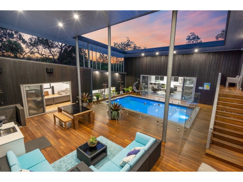 33 Pendragon Drive, Coomera Waters QLD 4209