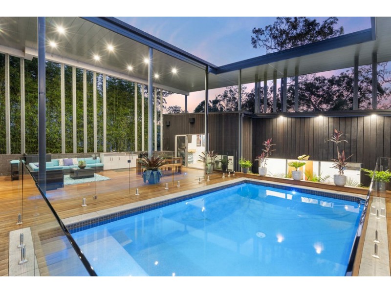 33 Pendragon Drive, Coomera Waters QLD 4209