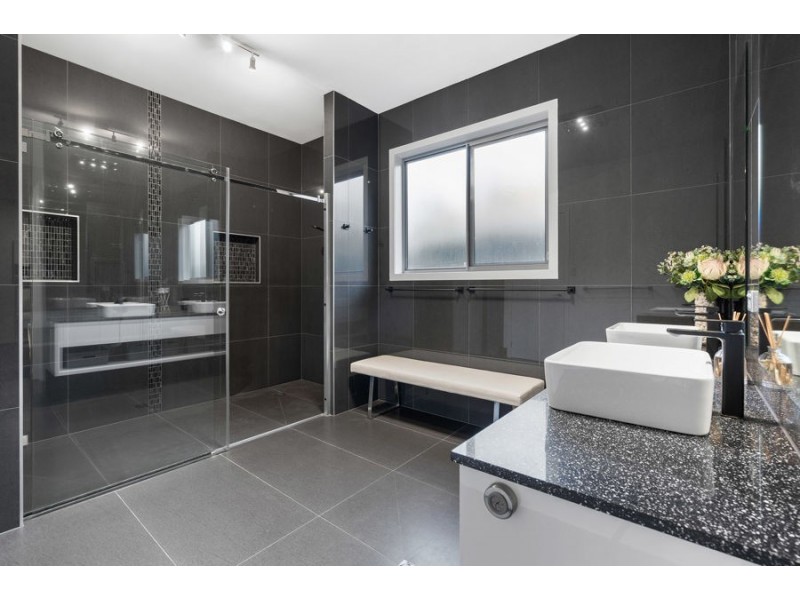 33 Pendragon Drive, Coomera Waters QLD 4209