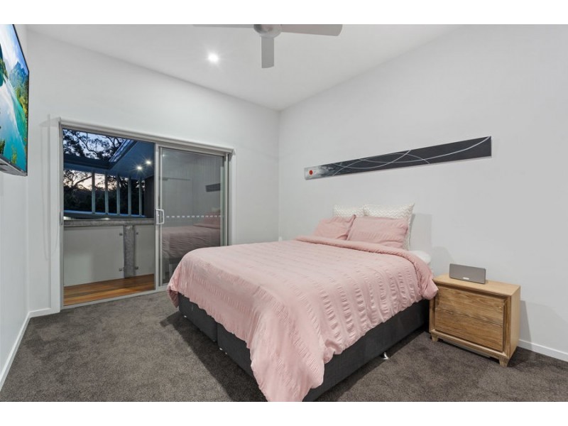 33 Pendragon Drive, Coomera Waters QLD 4209