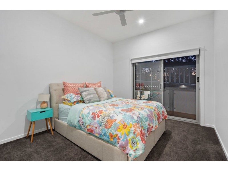 33 Pendragon Drive, Coomera Waters QLD 4209