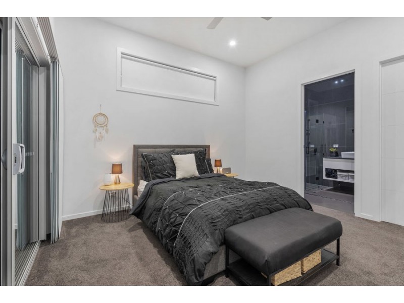 33 Pendragon Drive, Coomera Waters QLD 4209