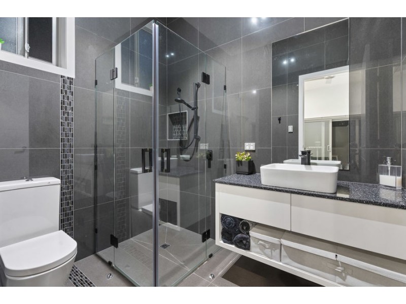 33 Pendragon Drive, Coomera Waters QLD 4209