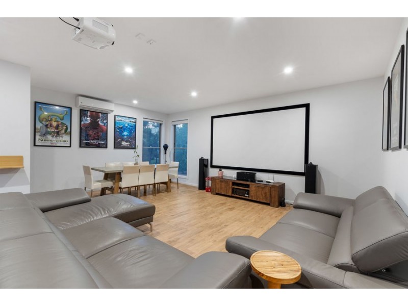 33 Pendragon Drive, Coomera Waters QLD 4209