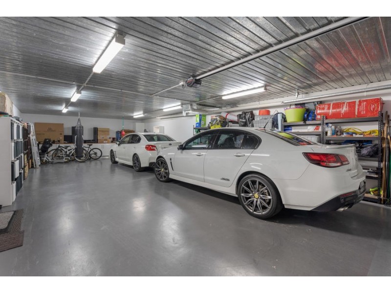 33 Pendragon Drive, Coomera Waters QLD 4209