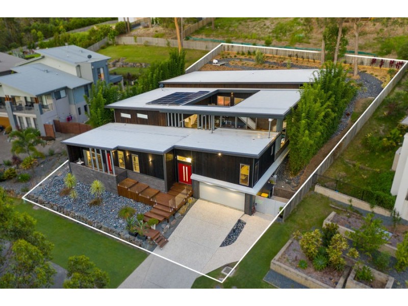 33 Pendragon Drive, Coomera Waters QLD 4209