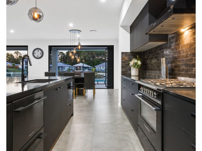 10 Skippers Place, Coomera Waters QLD 4209