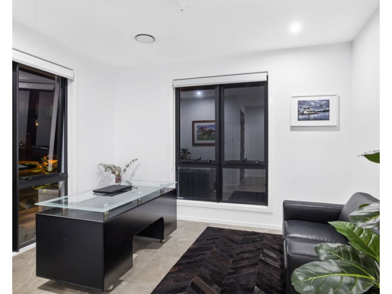 10 Skippers Place, Coomera Waters QLD 4209