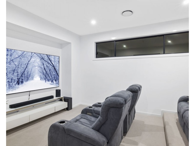10 Skippers Place, Coomera Waters QLD 4209