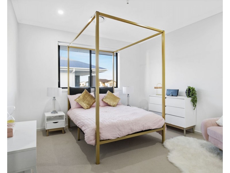 10 Skippers Place, Coomera Waters QLD 4209
