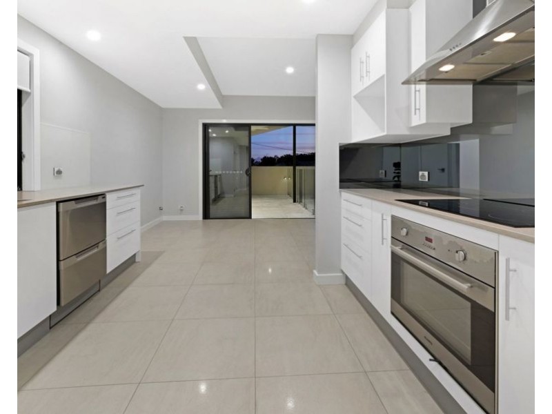 14 Waddiwong Rd, Coomera QLD 4209