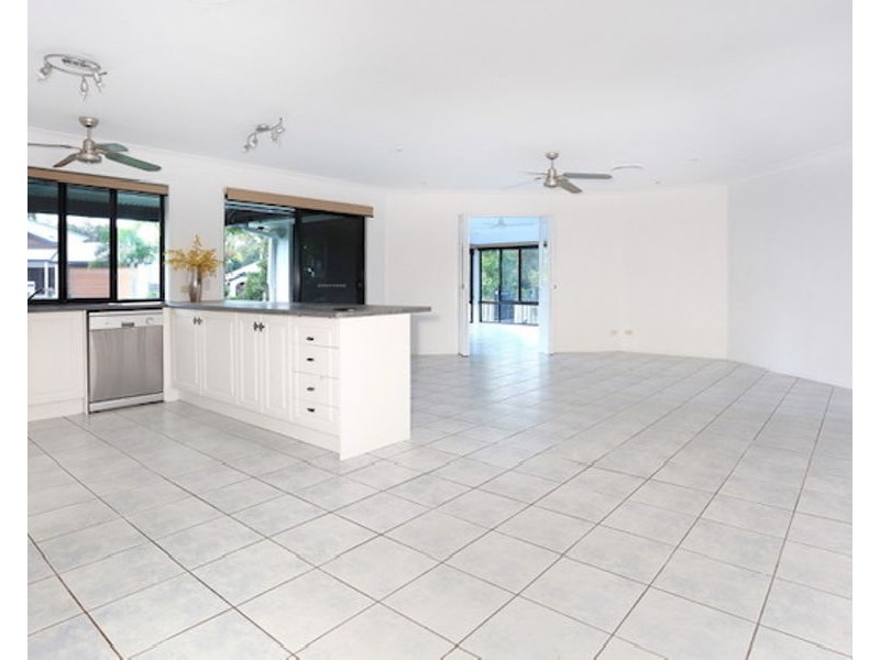 2 Ingrid Lane, Coomera Waters QLD 4209