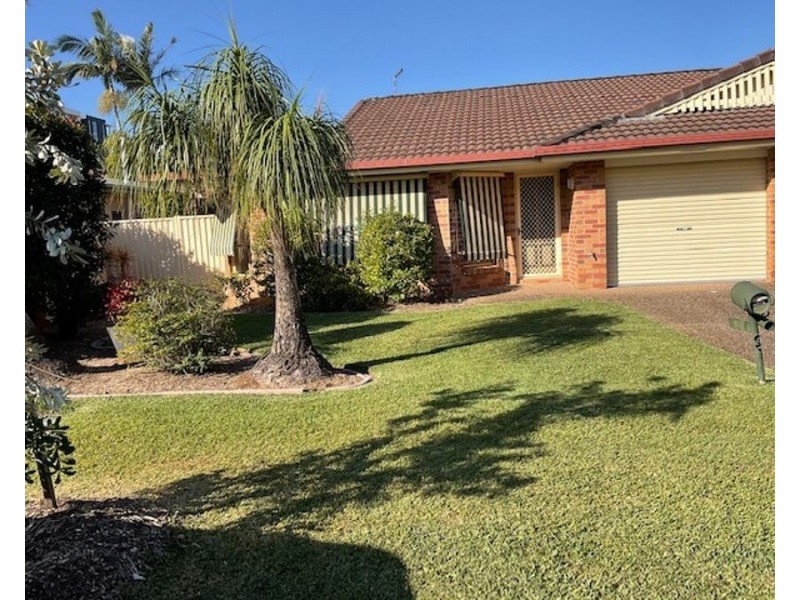 1/3 Middle Street, Labrador QLD 4215