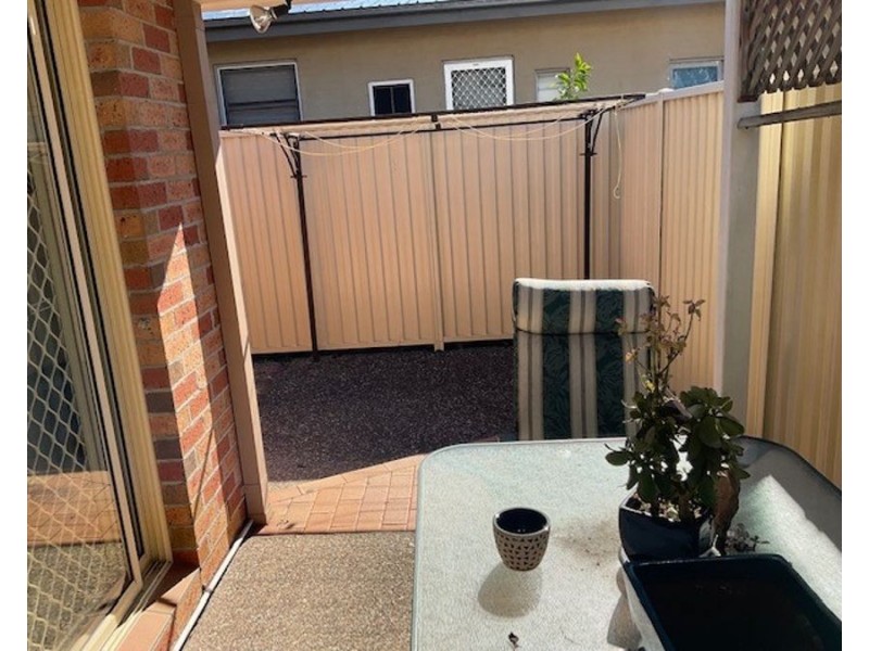 1/3 Middle Street, Labrador QLD 4215