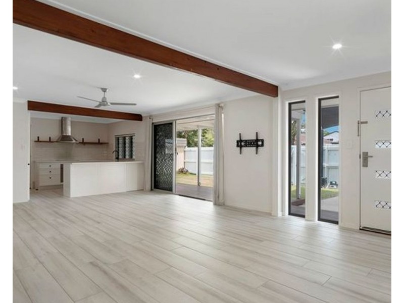 1/23 Victor Avenue, Paradise Point QLD 4216