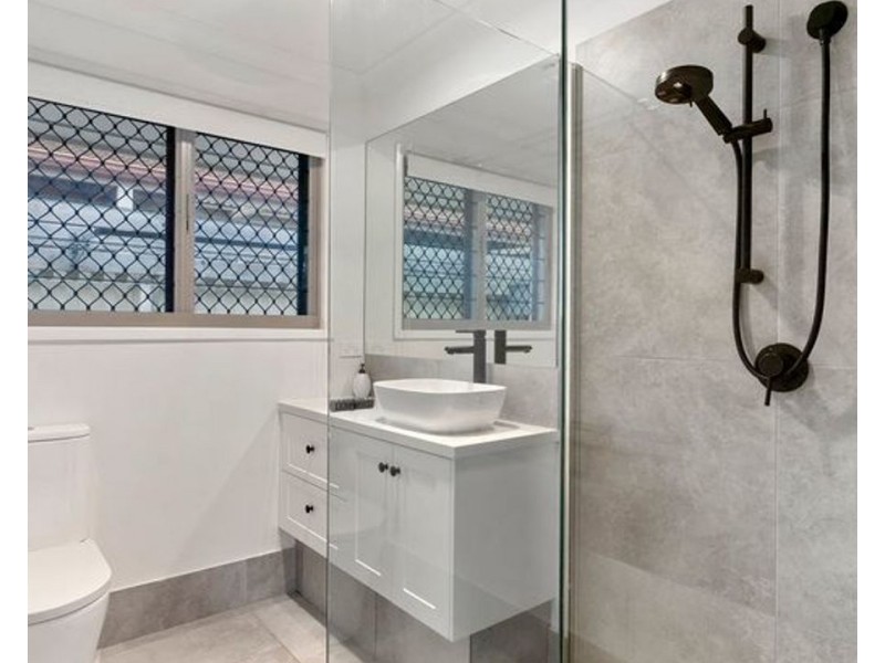 1/23 Victor Avenue, Paradise Point QLD 4216