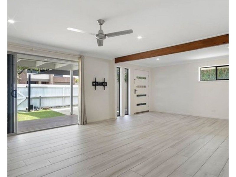 1/23 Victor Avenue, Paradise Point QLD 4216