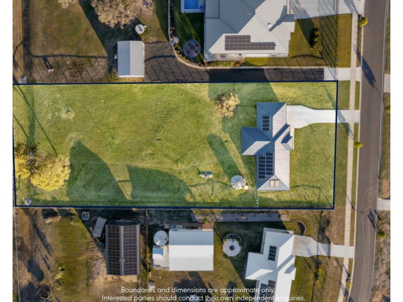 12 Sundew Crescent, Kensington Grove QLD 4341