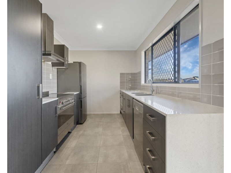 12 Sundew Crescent, Kensington Grove QLD 4341