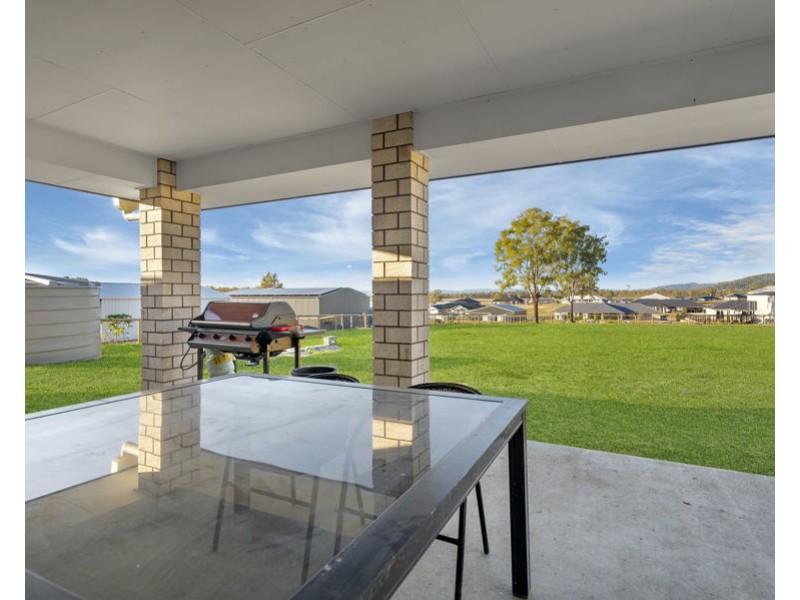 12 Sundew Crescent, Kensington Grove QLD 4341