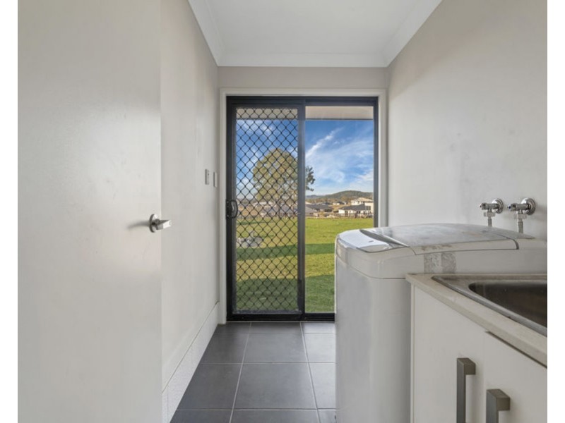 12 Sundew Crescent, Kensington Grove QLD 4341