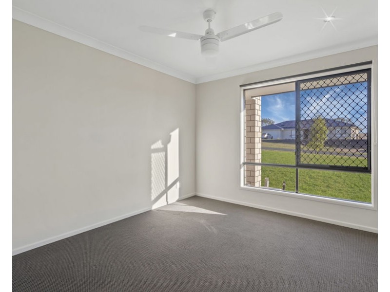 12 Sundew Crescent, Kensington Grove QLD 4341